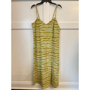 Moodie Large midi dress NWT